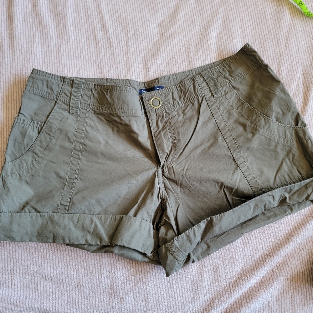 Gap shorts